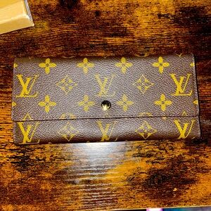 Full inclusion Pre 1970 Louis Vuitton Sarah Wallet COLLECTORS PIECE